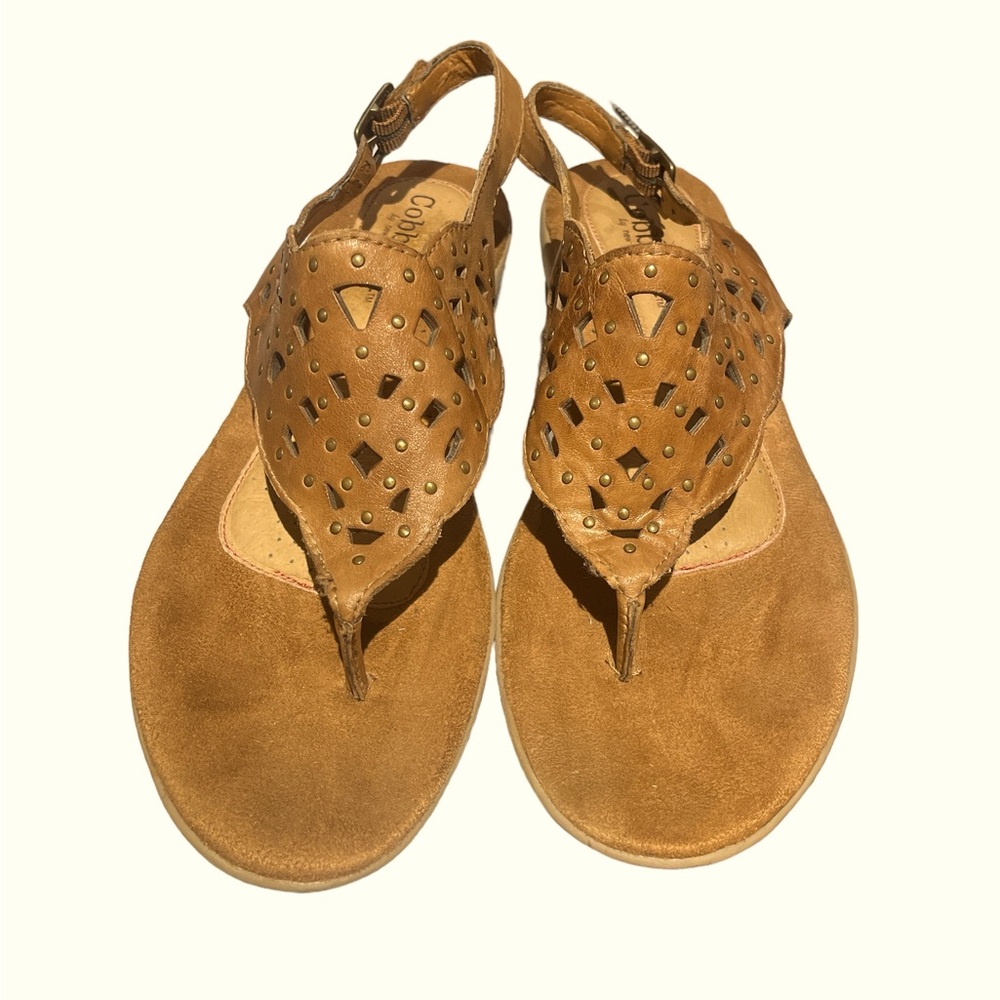 New Balance Tan Brown Leather Cutout Thong Sandals